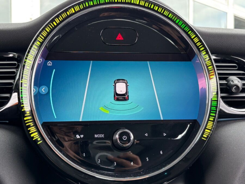 Photo 7 de l'offre de MINI MINI III (F56) NEW 1.5i 136 BVA7 COOPER GPS LED CarPlay à 23450€ chez Mérignac auto