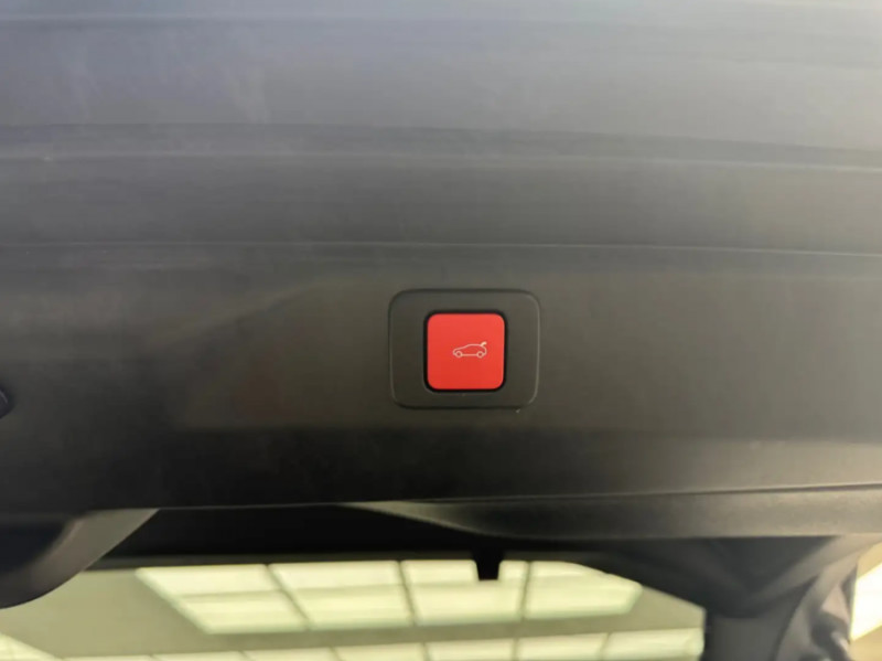 Photo 19 de l'offre de PEUGEOT 3008 HYBRID 145 e-DCS6 GT Hayon Elect. LED Pixel SC à 35450€ chez Mérignac auto