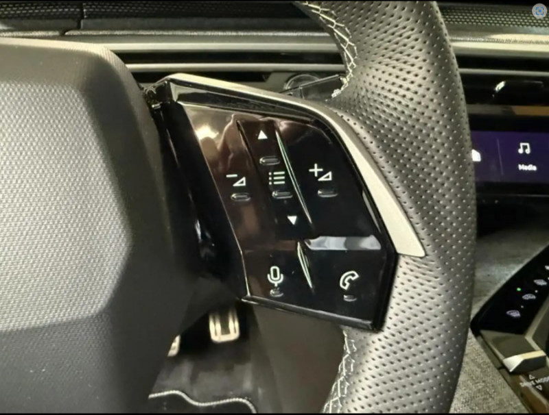 Photo 23 de l'offre de PEUGEOT 3008 HYBRID 145 e-DCS6 GT Hayon Elect. LED Pixel SC à 35450€ chez Mérignac auto