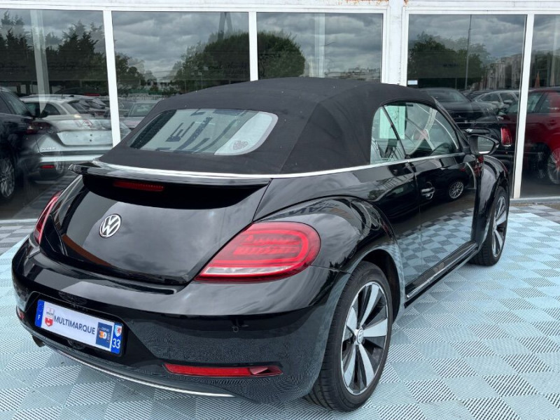 Photo 3 de l'offre de VOLKSWAGEN COCCINELLE CABRIOLET 1.2 TSI 105 DSG SOUND Fender GPS Xénon JA18 à 23450€ chez Mérignac auto