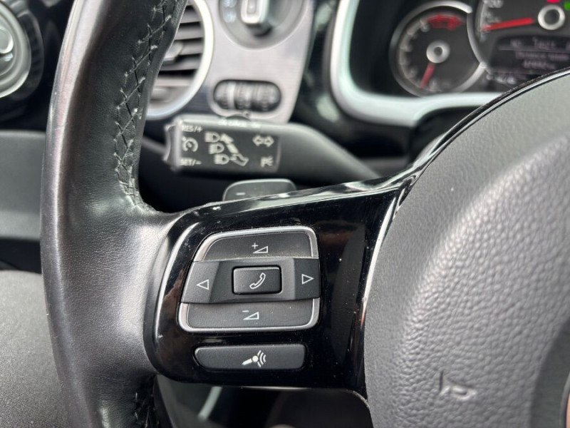 Photo 24 de l'offre de VOLKSWAGEN COCCINELLE CABRIOLET 1.2 TSI 105 DSG SOUND Fender GPS Xénon JA18 à 23450€ chez Mérignac auto