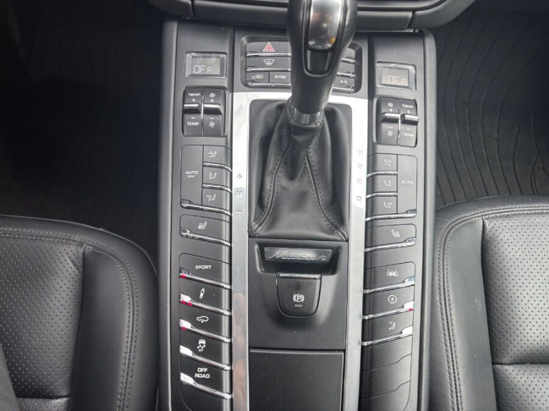 Photo 38 de l'offre de PORSCHE MACAN II 2.0 245 PDK TOE JA21 PDLS Bose SEM 4SC à 56900€ chez Mérignac auto