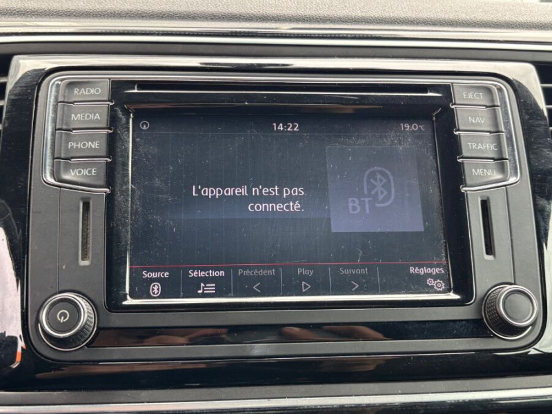 Photo 18 de l'offre de VOLKSWAGEN COCCINELLE CABRIOLET 1.2 TSI 105 DSG SOUND Fender GPS Xénon JA18 à 23450€ chez Mérignac auto