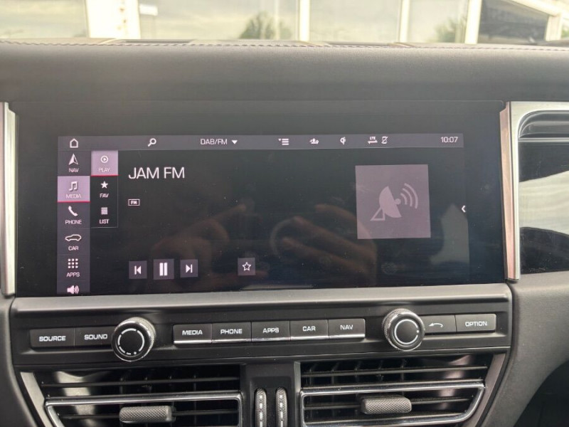 Photo 21 de l'offre de PORSCHE MACAN II 2.0 245 PDK TOE JA21 PDLS Bose SEM 4SC à 56900€ chez Mérignac auto