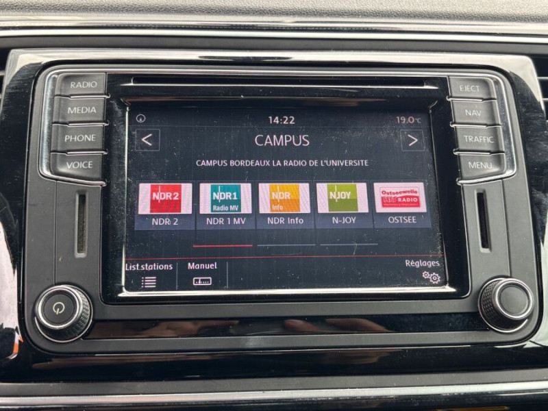 Photo 17 de l'offre de VOLKSWAGEN COCCINELLE CABRIOLET 1.2 TSI 105 DSG SOUND Fender GPS Xénon JA18 à 23450€ chez Mérignac auto