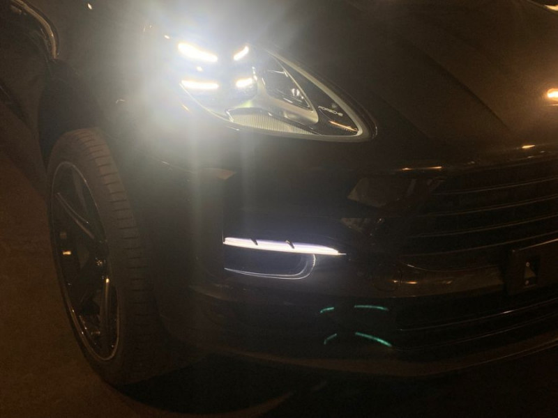 Photo 20 de l'offre de PORSCHE MACAN II 2.0 245 PDK TOE JA21 PDLS Bose SEM 4SC à 56900€ chez Mérignac auto