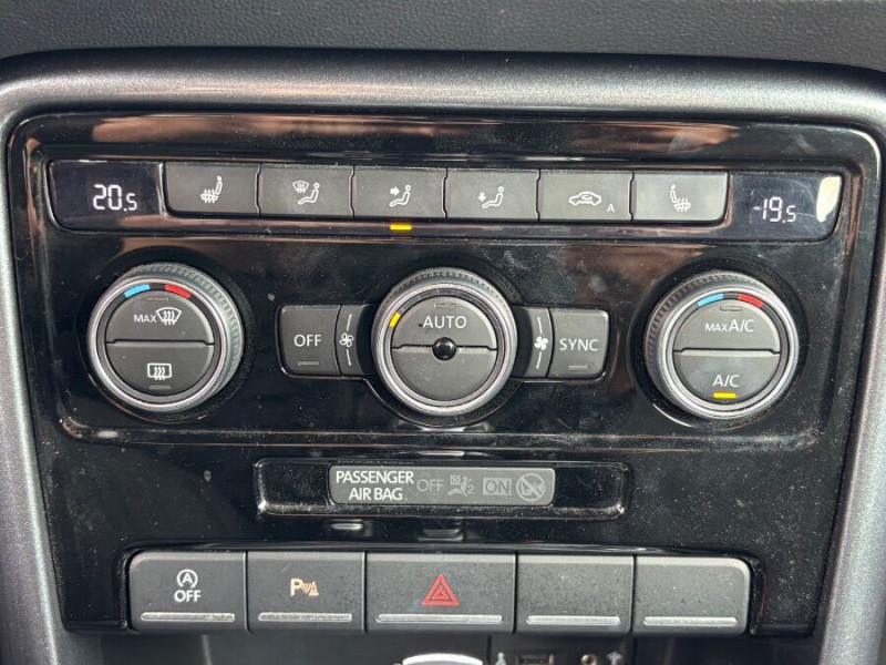 Photo 28 de l'offre de VOLKSWAGEN COCCINELLE CABRIOLET 1.2 TSI 105 DSG SOUND Fender GPS Xénon JA18 à 23450€ chez Mérignac auto