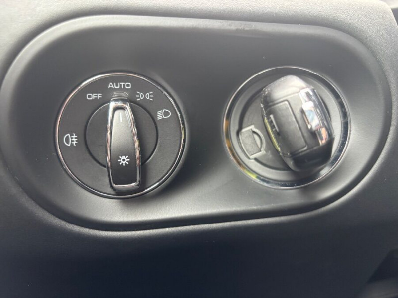 Photo 32 de l'offre de PORSCHE MACAN II 2.0 245 PDK TOE JA21 PDLS Bose SEM 4SC à 56900€ chez Mérignac auto