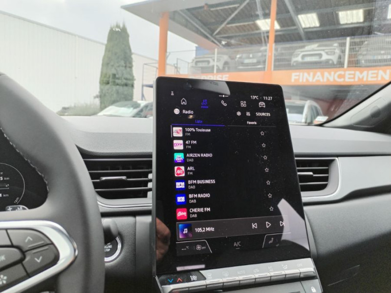 Photo 14 de l'offre de RENAULT CAPTUR II 1.3 MILD HYBRID 160 EDC TECHNO GPS 10.4" Camera Radars à 27470€ chez Mérignac auto