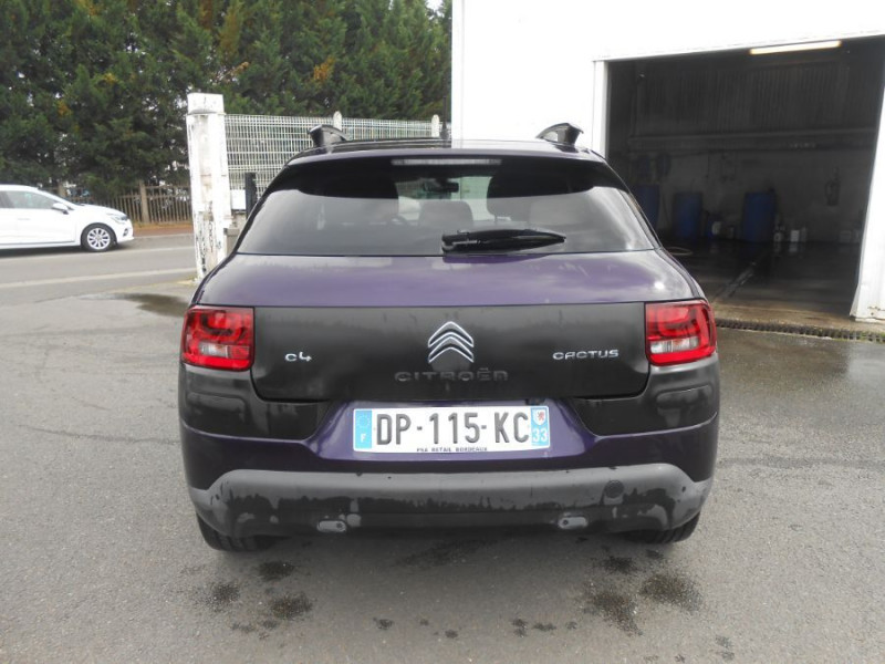Photo 9 de l'offre de CITROEN C4 CACTUS 1.2 PureTech 110 SHINE Camera à 8950€ chez Mérignac auto