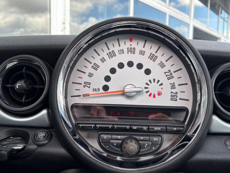Photo 13 de l'offre de MINI MINI III ONE 1.6 98 BVA 3P CUIR TOIT Ouvrant Radars à 10890€ chez Mérignac auto