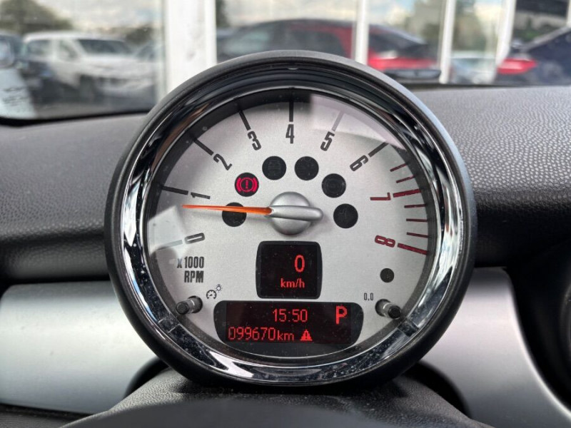 Photo 11 de l'offre de MINI MINI III ONE 1.6 98 BVA 3P CUIR TOIT Ouvrant Radars à 10890€ chez Mérignac auto