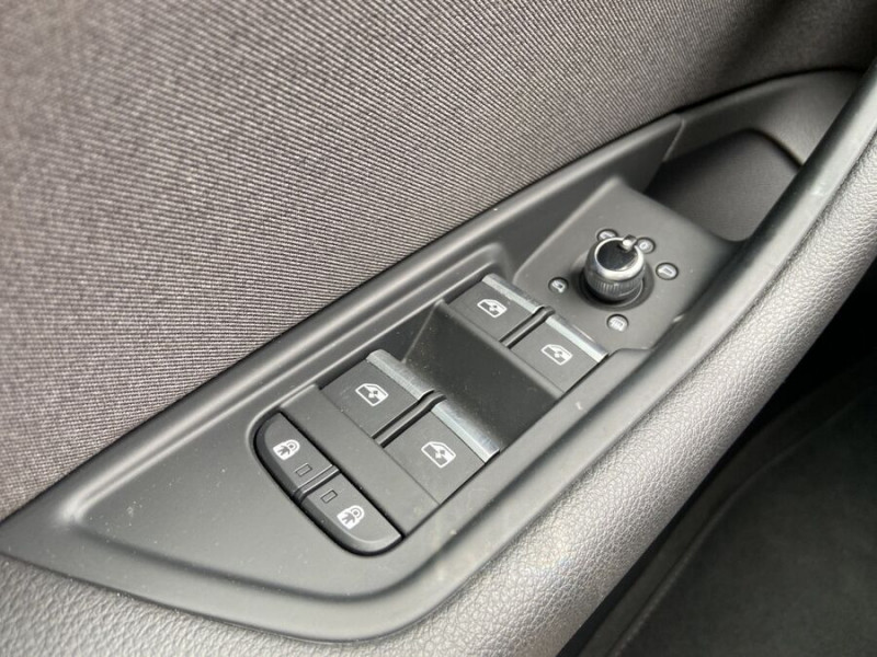 Photo 11 de l'offre de AUDI A4 AVANT V 35 TDI 163 STRONIC SPORT DESIGN GPS Pack Tour à 23450€ chez Mérignac auto