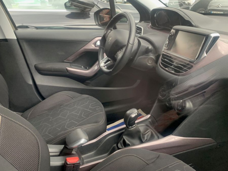 Photo 4 de l'offre de PEUGEOT 2008 1.2 PureTech 82 ACTIVE PACK CLIM Bluetooth à 7450€ chez Mérignac auto