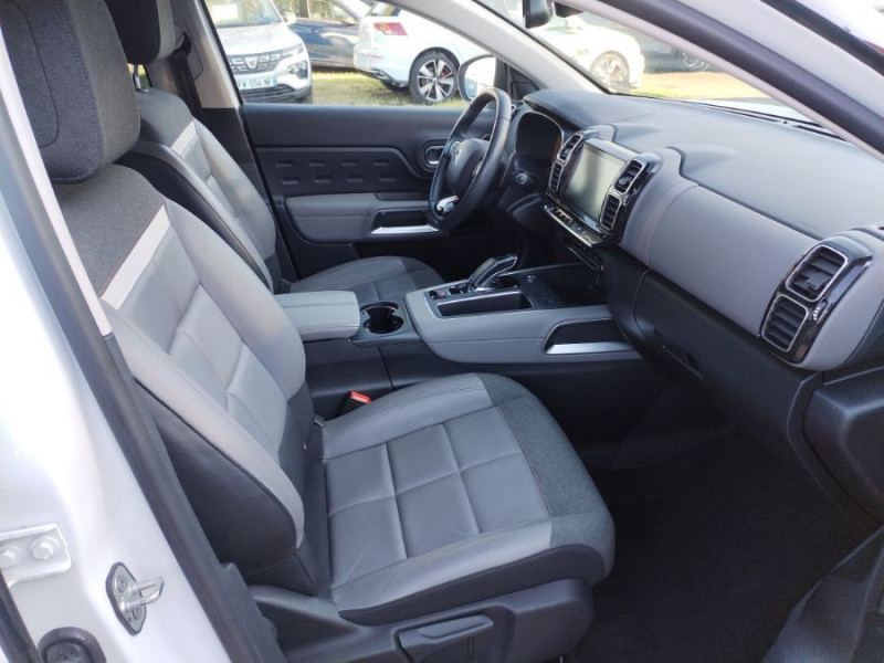 Photo 12 de l'offre de CITROEN C5 AIRCROSS 1.6 PureTech 180 EAT8 SHINE TOE Caméra Hayon EL. JA19 Attel. à 20950€ chez Mérignac auto