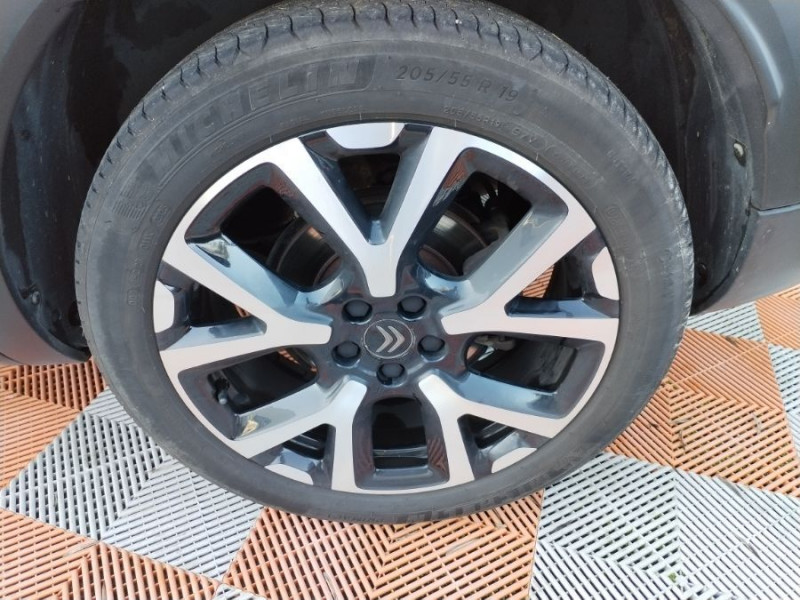 Photo 28 de l'offre de CITROEN C5 AIRCROSS 1.6 PureTech 180 EAT8 SHINE TOE Caméra Hayon EL. JA19 Attel. à 20950€ chez Mérignac auto