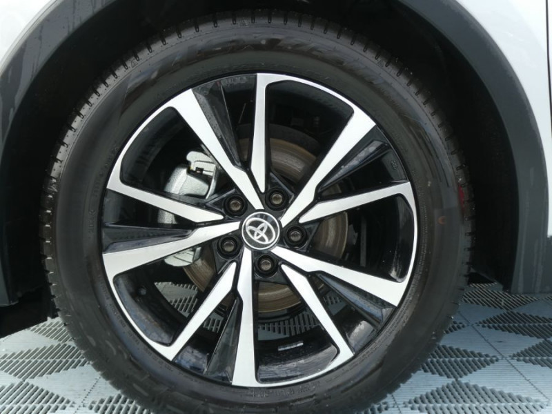 Photo 38 de l'offre de TOYOTA C-HR II 1.8 HYBRIDE 140 CVT 2WD DESIGN GPS 12.3 Camera JA18 Diam. Induction à 31450€ chez Mérignac auto