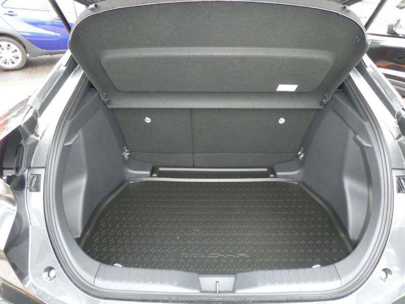 Photo 7 de l'offre de TOYOTA C-HR II 1.8 HYBRIDE 140 CVT 2WD DESIGN GPS 12.3 Camera JA18 Diam. Induction à 31450€ chez Mérignac auto