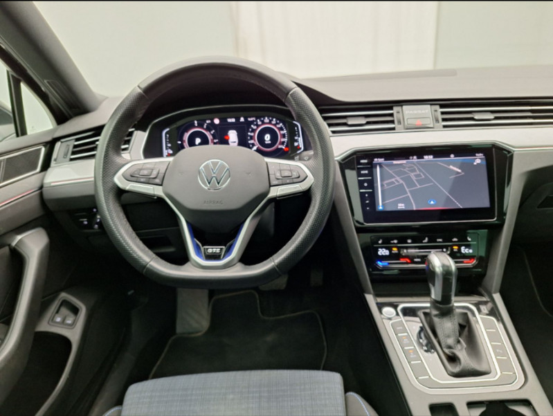 Photo 4 de l'offre de VOLKSWAGEN PASSAT SW VIII 1.4 TSI 218 HYBRID Rechargeable GTE TOE JA18 Hayon EL. Attel à 26490€ chez Mérignac auto