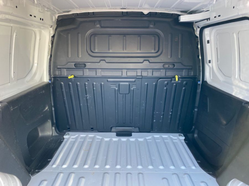 Photo 11 de l'offre de FIAT DOBLO CARGO 1.5 BlueHDi 130 BVM6 CONNECT GPS Camera 1ère Main 17980.H.T. à 17980€ chez Mérignac auto