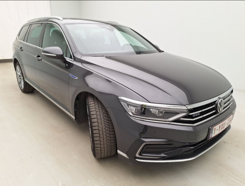 Photo 2 de l'offre de VOLKSWAGEN PASSAT SW VIII 1.4 TSI 218 HYBRID Rechargeable GTE TOE JA18 Hayon EL. Attel à 26490€ chez Mérignac auto