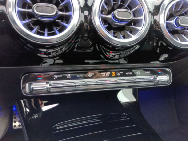 Photo 13 de l'offre de MERCEDES-BENZ CLASSE A IV 220D 150 8G-DCT AMG LINE TOE JA19 à 38490€ chez Mérignac auto