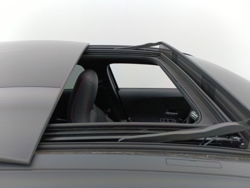 Photo 6 de l'offre de MERCEDES-BENZ CLASSE A IV 220D 150 8G-DCT AMG LINE TOE JA19 à 38490€ chez Mérignac auto