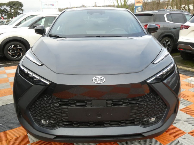Photo 11 de l'offre de TOYOTA C-HR II 1.8 HYBRIDE 140 CVT 2WD DESIGN GPS 12.3 Camera JA18 Diam. Induction à 31450€ chez Mérignac auto