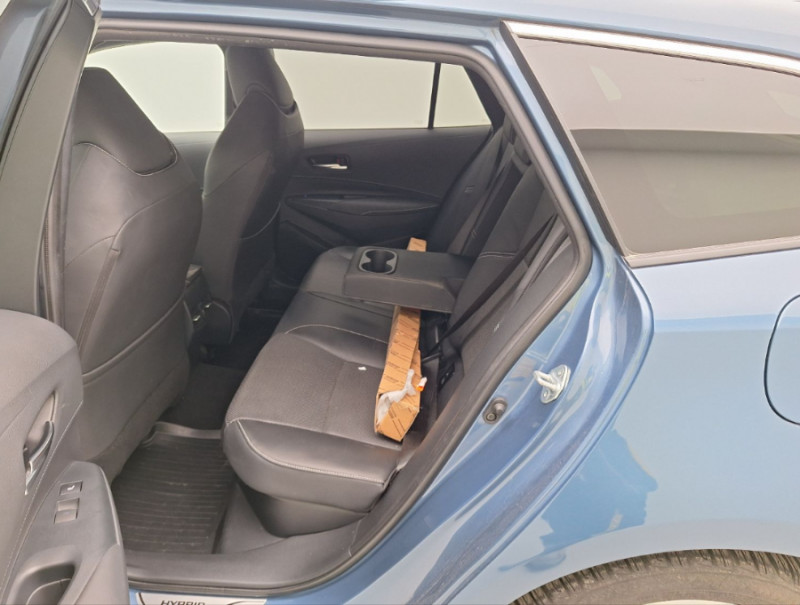Photo 9 de l'offre de TOYOTA COROLLA XII TOURING SPORTS 1.8 HYBRIDE 122H BVA PREMIUM CUIR 4SC Hayon EL. JA17 à 24950€ chez Mérignac auto
