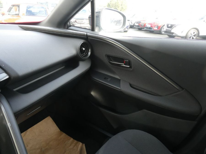 Photo 34 de l'offre de TOYOTA C-HR II 1.8 HYBRIDE 140 CVT 2WD DESIGN GPS 12.3 Camera JA18 Diam. Induction à 31450€ chez Mérignac auto