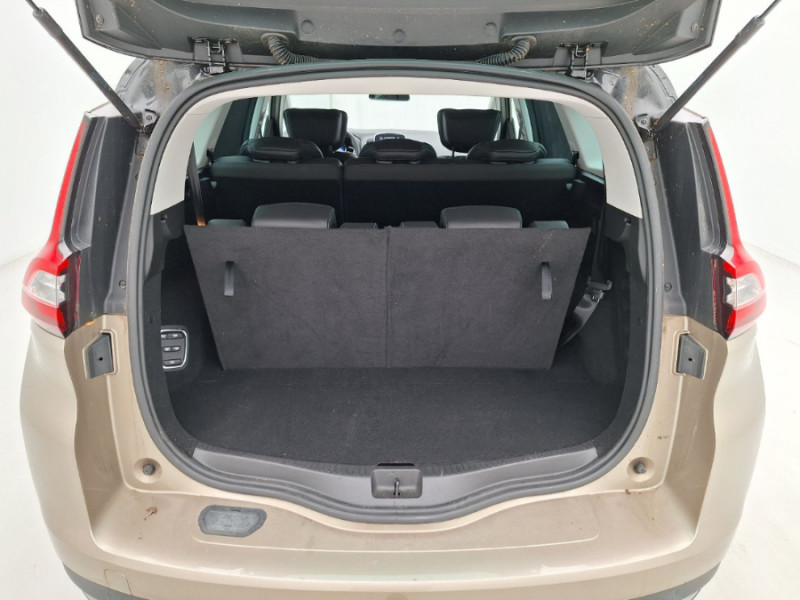 Photo 7 de l'offre de RENAULT GRAND SCENIC IV 1.6 DCi 160 BVA BOSE EDITION CUIR Attel. 7PL à 23450€ chez Mérignac auto