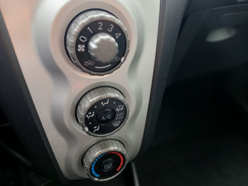 Photo 7 de l'offre de TOYOTA YARIS II 1.4 D-4D 90 5P LUNA PACK 5P CLIM 1ère Main à 7450€ chez Mérignac auto