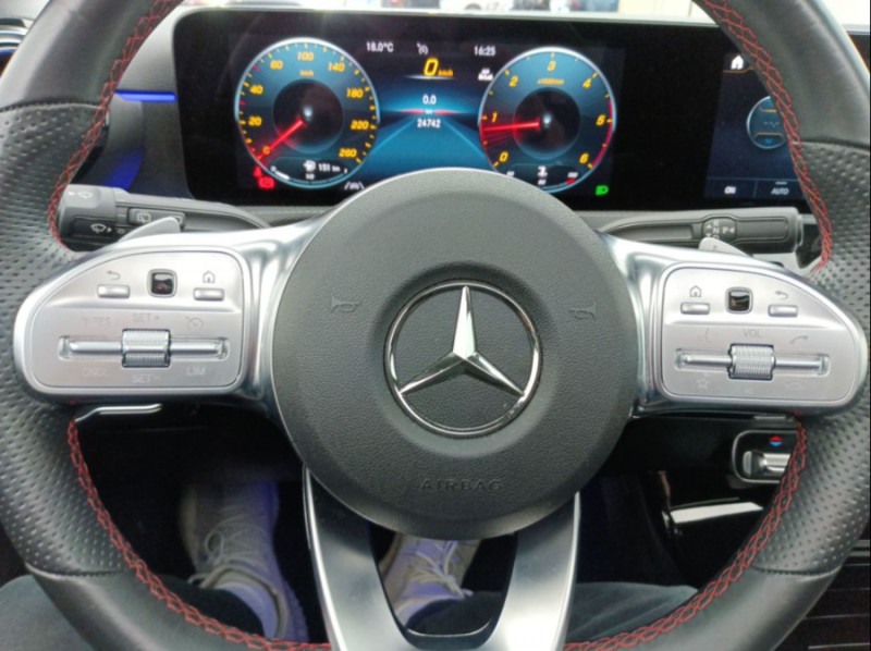 Photo 10 de l'offre de MERCEDES-BENZ CLASSE A IV 220D 150 8G-DCT AMG LINE TOE JA19 à 38490€ chez Mérignac auto