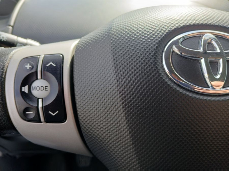 Photo 13 de l'offre de TOYOTA YARIS II 1.4 D-4D 90 5P LUNA PACK 5P CLIM 1ère Main à 7450€ chez Mérignac auto