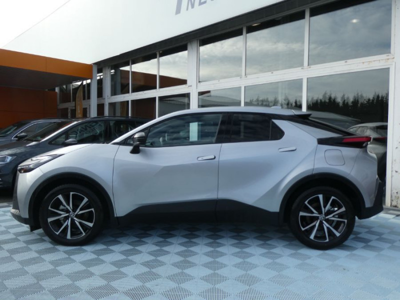 Photo 13 de l'offre de TOYOTA C-HR II 1.8 HYBRIDE 140 CVT 2WD DESIGN GPS 12.3 Camera JA18 Diam. Induction à 31450€ chez Mérignac auto