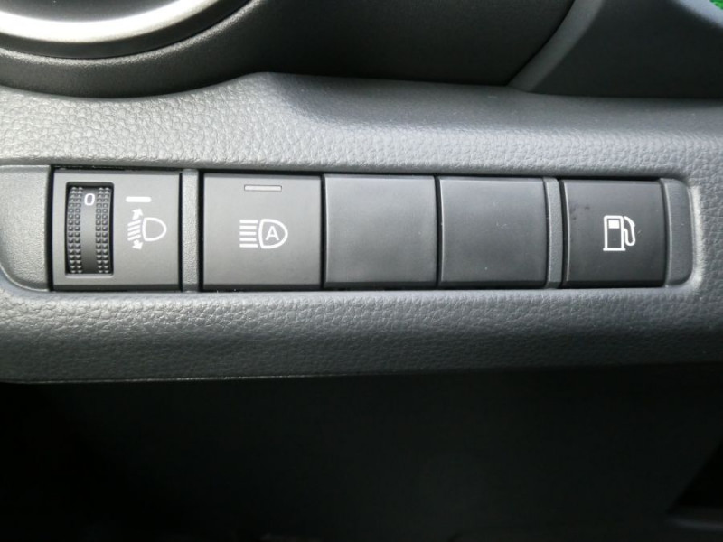 Photo 29 de l'offre de TOYOTA C-HR II 1.8 HYBRIDE 140 CVT 2WD DESIGN GPS 12.3 Camera JA18 Diam. Induction à 31450€ chez Mérignac auto