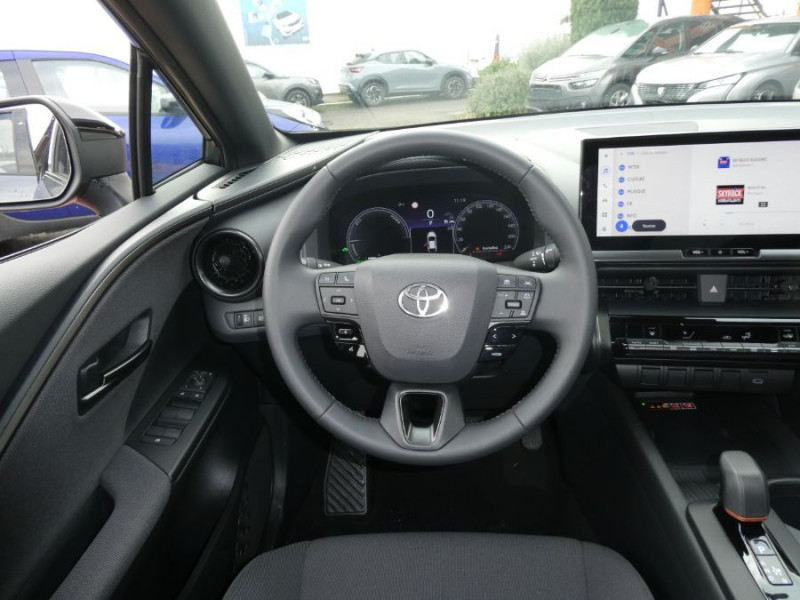 Photo 16 de l'offre de TOYOTA C-HR II 1.8 HYBRIDE 140 CVT 2WD DESIGN GPS 12.3 Camera JA18 Diam. Induction à 31450€ chez Mérignac auto
