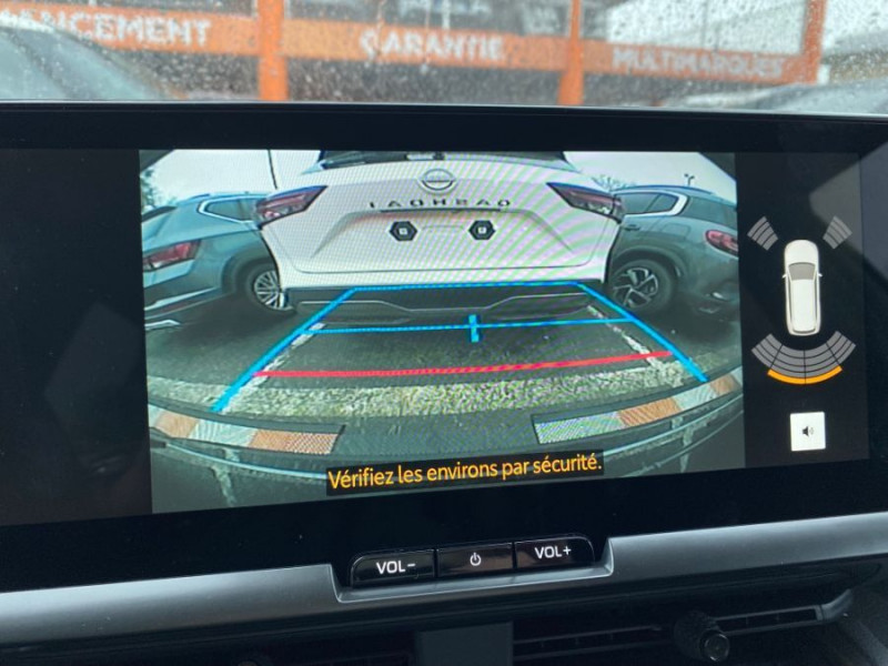 Photo 17 de l'offre de TOYOTA C-HR II 1.8 HYBRIDE 140 CVT 2WD DESIGN GPS 12.3 Camera JA18 Diam. Induction à 31450€ chez Mérignac auto
