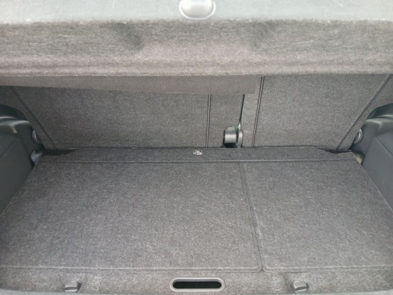 Photo 11 de l'offre de TOYOTA YARIS II 1.4 D-4D 90 5P LUNA PACK 5P CLIM 1ère Main à 7450€ chez Mérignac auto