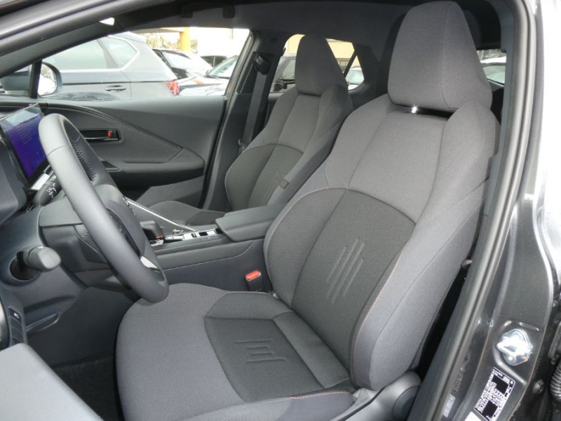 Photo 14 de l'offre de TOYOTA C-HR II 1.8 HYBRIDE 140 CVT 2WD DESIGN GPS 12.3 Camera JA18 Diam. Induction à 31450€ chez Mérignac auto