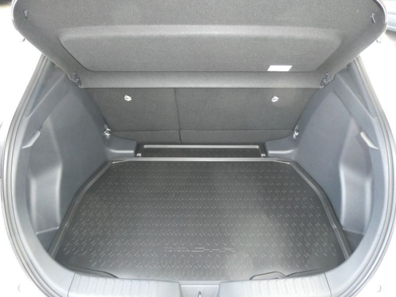 Photo 19 de l'offre de TOYOTA C-HR II 1.8 HYBRIDE 140 CVT 2WD DESIGN GPS 12.3 Camera JA18 Diam. Induction à 31450€ chez Mérignac auto
