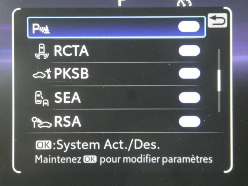 Photo 20 de l'offre de TOYOTA C-HR II 1.8 HYBRIDE 140 CVT 2WD DESIGN GPS 12.3 Camera JA18 Diam. Induction à 31450€ chez Mérignac auto
