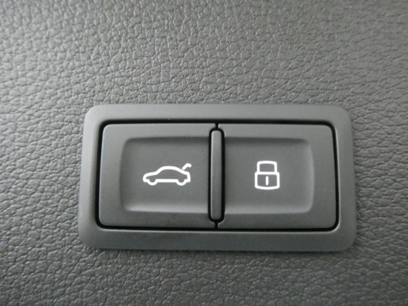 Photo 35 de l'offre de AUDI Q2 New 35 TFSI 150 S Tronic S LINE Ext. GPS Camera Hayon EL. à 31950€ chez Mérignac auto