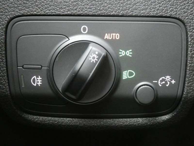 Photo 30 de l'offre de AUDI Q2 New 35 TFSI 150 S Tronic S LINE Ext. GPS Camera Hayon EL. à 31950€ chez Mérignac auto
