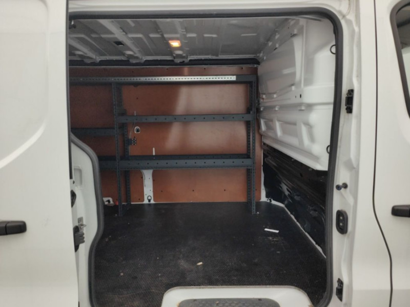 Photo 13 de l'offre de RENAULT TRAFIC FOURGON III 1.6 DCi 120 BV6 L2H1 2T9 1200 CONFORT 21970.H.T à 21970€ chez Mérignac auto