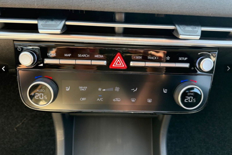 Photo 11 de l'offre de HYUNDAI TUCSON IV (2) 1.6 T-GDI 215 HYBRID BVA6 2WD STYLE PACK CREATIVE à 34950€ chez Mérignac auto