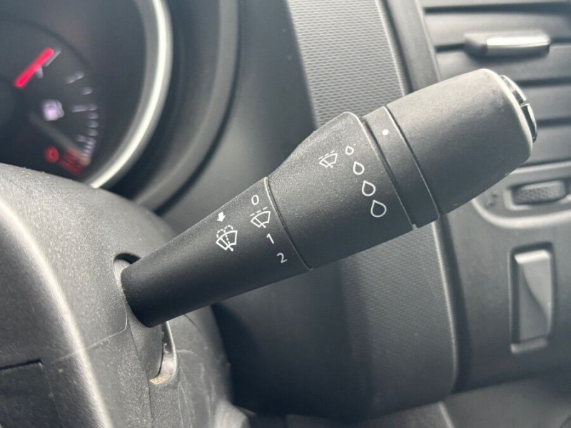 Photo 18 de l'offre de RENAULT TRAFIC FOURGON III 1.6 DCi 120 BV6 L2H1 2T9 1200 CONFORT 21250.H.T à 21250€ chez Mérignac auto