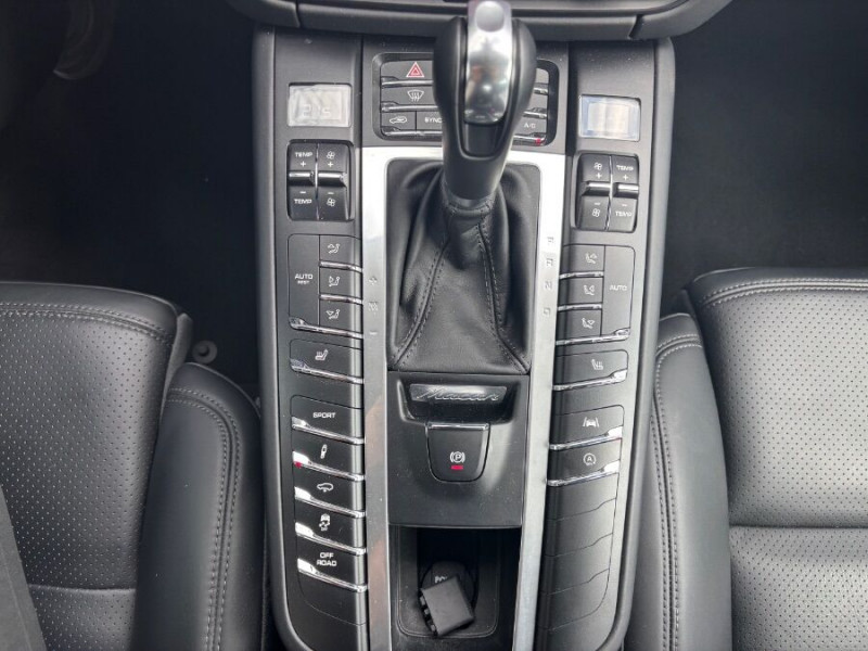 Photo 37 de l'offre de PORSCHE MACAN II 3.0 V6 S 354 PDK TOE PDLS SEM JA19 1ère Main à 57900€ chez Mérignac auto