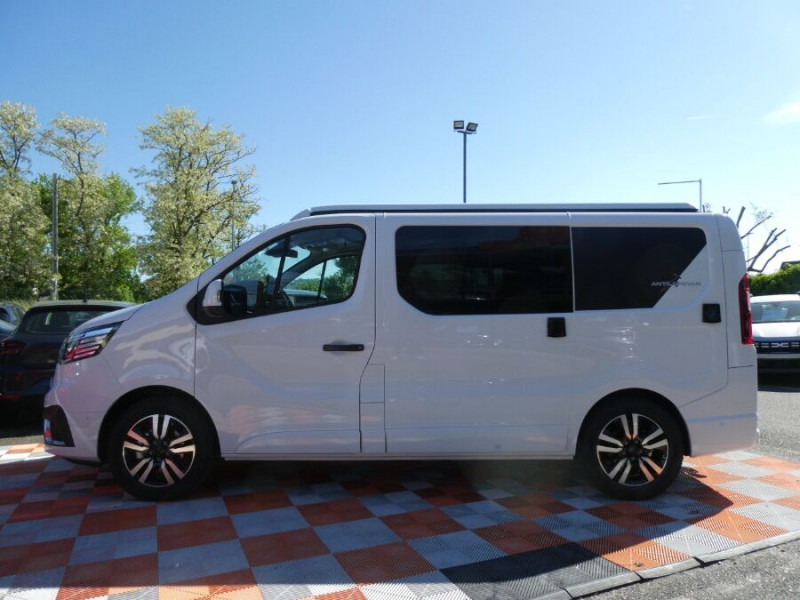 Photo 14 de l'offre de RENAULT TRAFIC VAN ANTILOPE VAN Aménagé FLEX5 2.0 DCi 150 BVM6 L1 GD CFT à 62450€ chez Mérignac auto