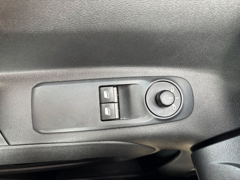 Photo 17 de l'offre de CITROEN BERLINGO 1.5 BlueHDi 100 BVM6 FEEL à 21450€ chez Mérignac auto
